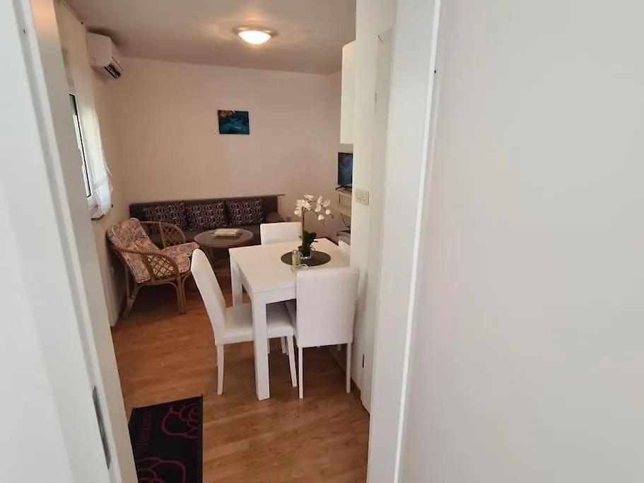 Apartmani Lana, 40 Metara Do Mora, Seline Croácia